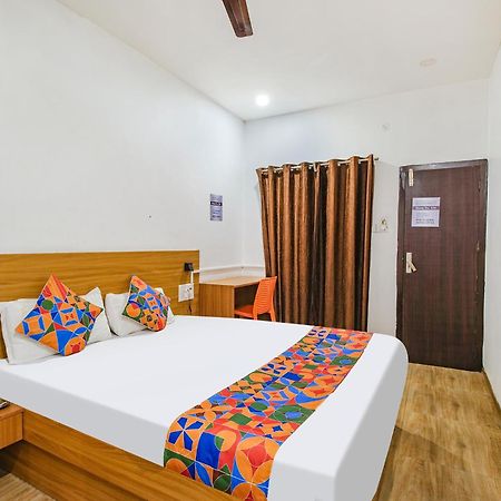 Отель Fabexpress Anurag Residency Гувахати Экстерьер фото