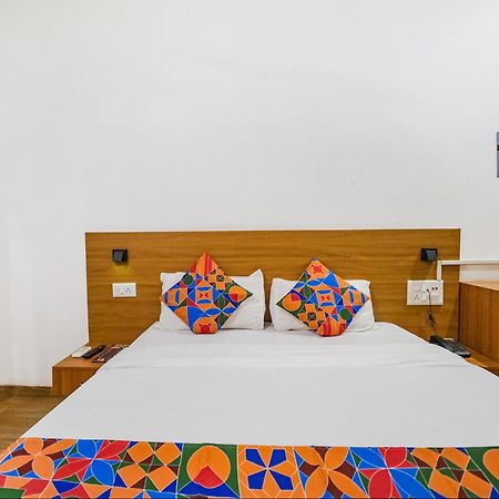 Отель Fabexpress Anurag Residency Гувахати Экстерьер фото