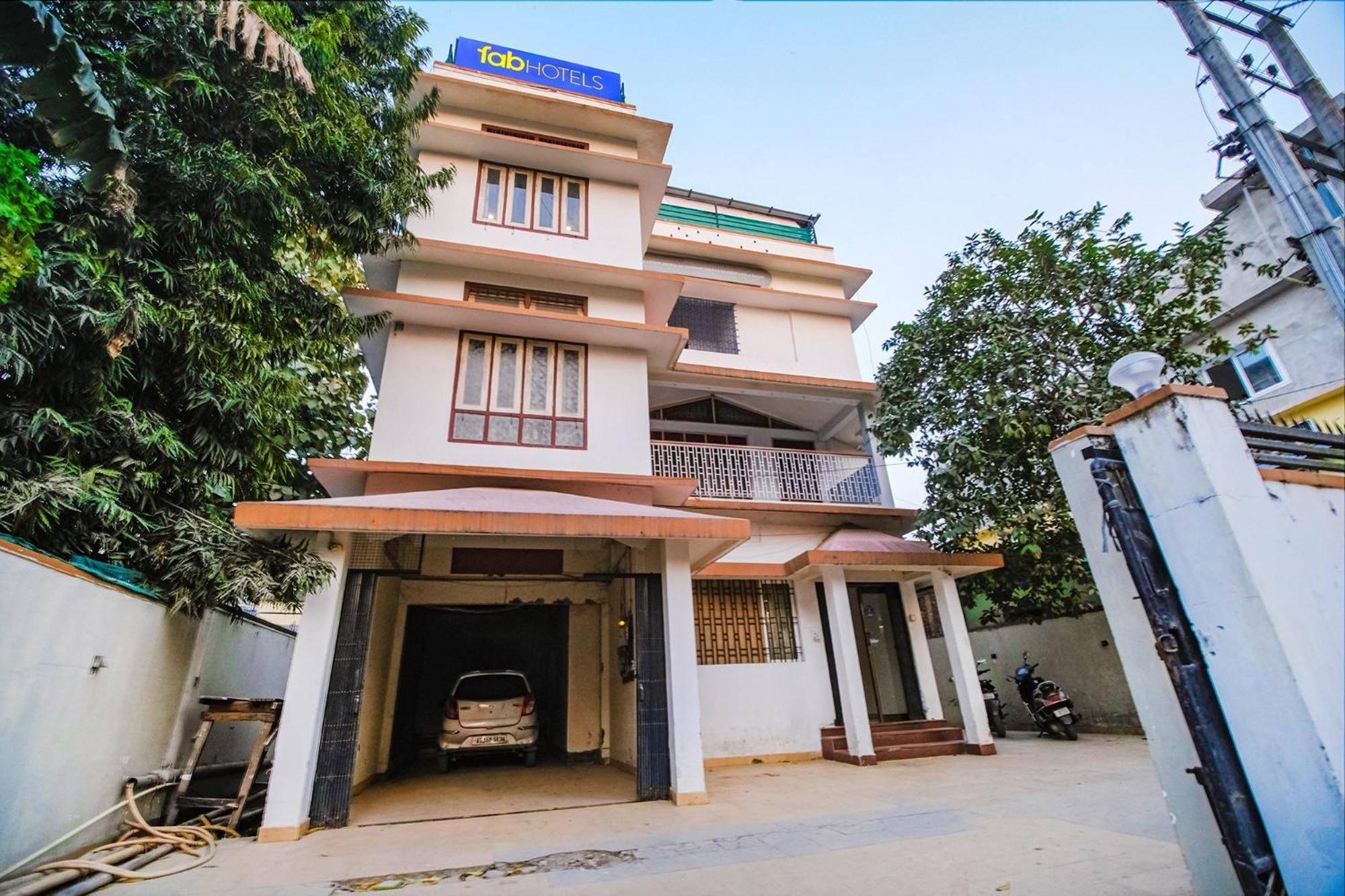 Отель Fabexpress Anurag Residency Гувахати Экстерьер фото