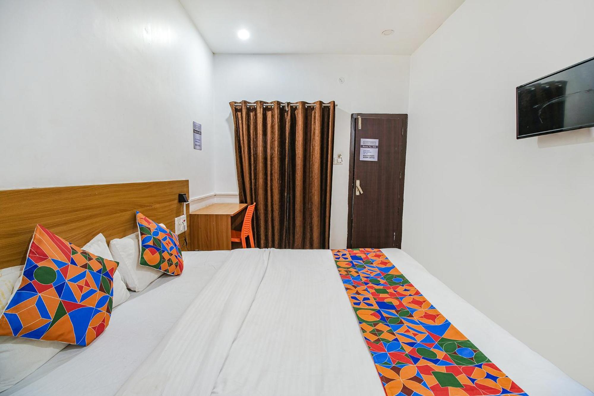 Отель Fabexpress Anurag Residency Гувахати Экстерьер фото