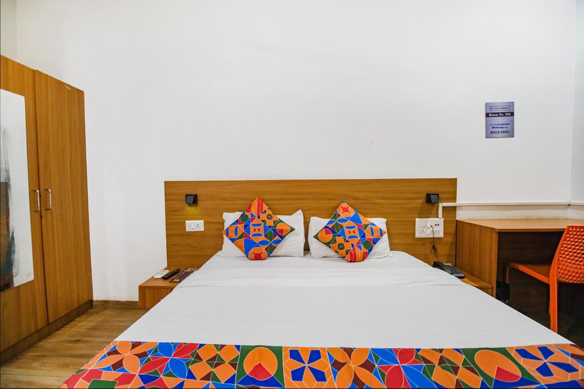 Отель Fabexpress Anurag Residency Гувахати Экстерьер фото