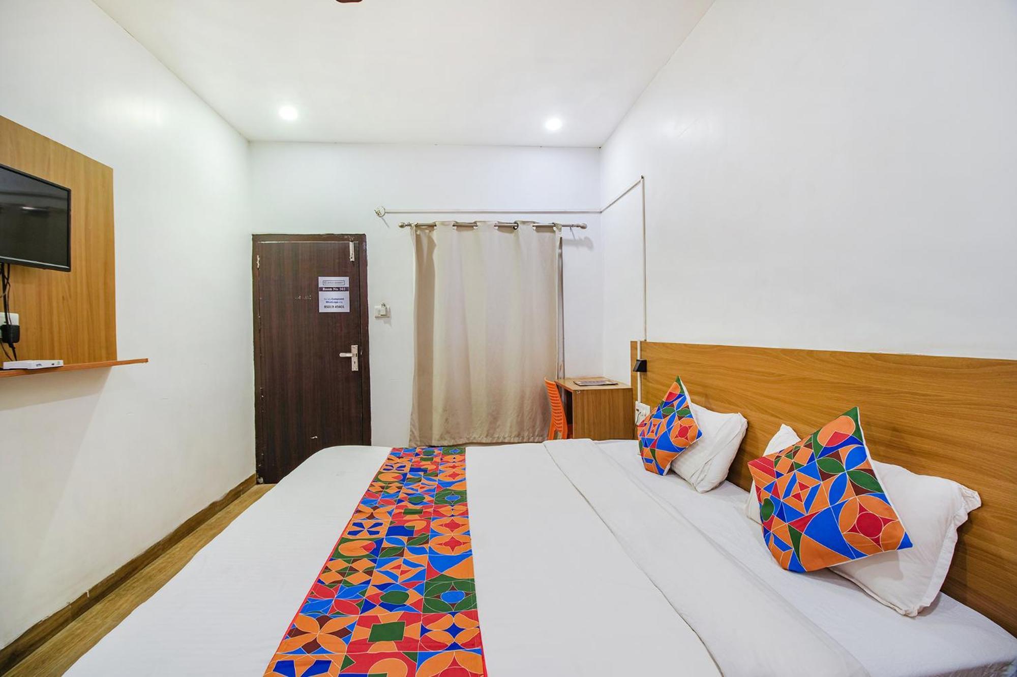 Отель Fabexpress Anurag Residency Гувахати Экстерьер фото